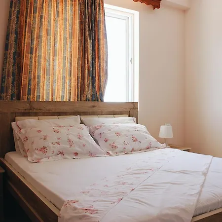Apartment Elti *