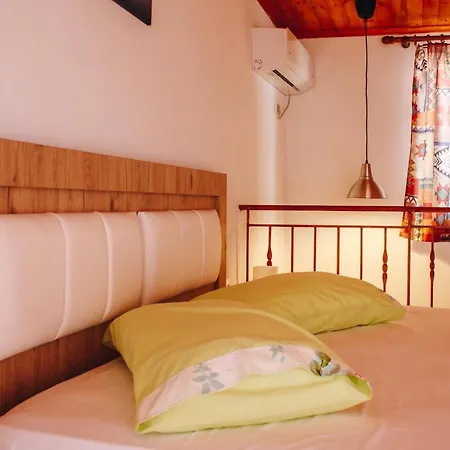 Apartment Elti